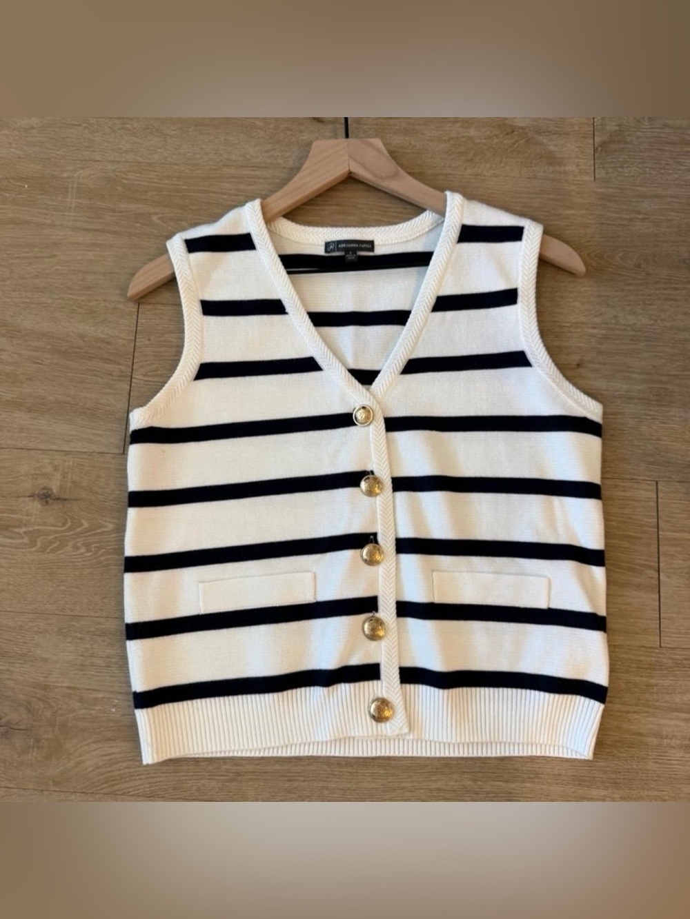 Adrianna Papell Sleeveless Striped V-Neck Vest - White & Black